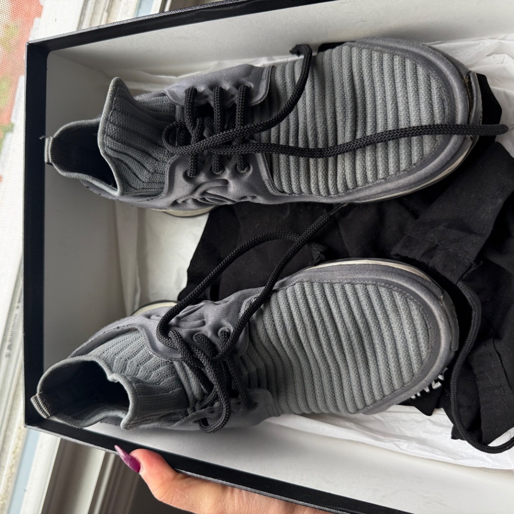 Chanel sneakers - Picture 4 of 5
